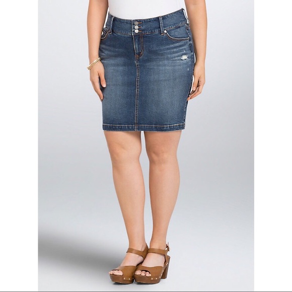 torrid Dresses & Skirts - Torrid dark wash distressed denim skirt